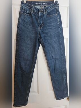 American Eagle Outfitters Dark Wash Skinny Jeans. Size 4. Stretch.